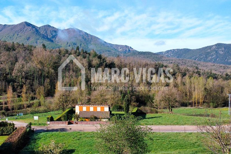 Foto 3085a9b3-a4bf-4905-a093-9cc0e99aaf05. Terreno residencial en carrer de l'aulet 4 solar en venda amb vistes al montseny en Viladrau
