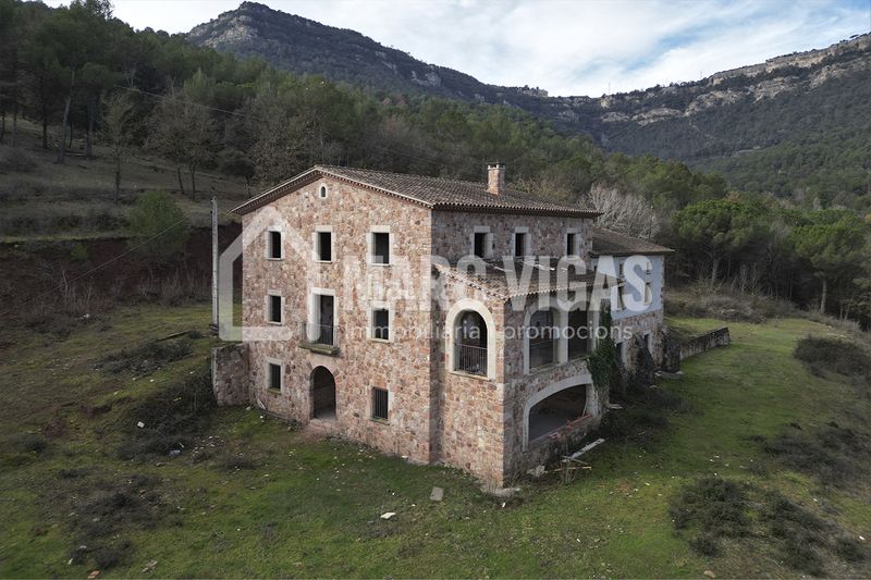 Foto eb8ca8c3-74a9-45b5-a722-68d6bd5010cd. Masía espectacular masia del segle xvii rehabilitada en Sant Martí de Centelles
