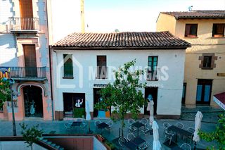 Semi detached house  Carrer arbúcies 11. Ca la paula, una finca amb història al centre de viladrau