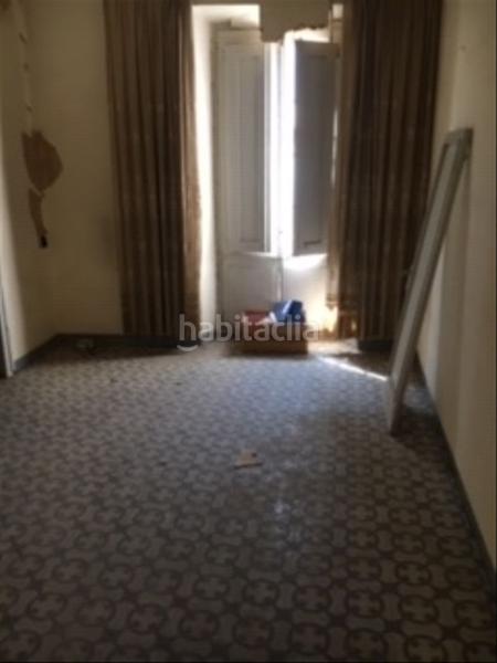 Foto f6bd1fc2-536e-465a-9ffe-bc23423f7872. Edificio excelente ubicación en Valls