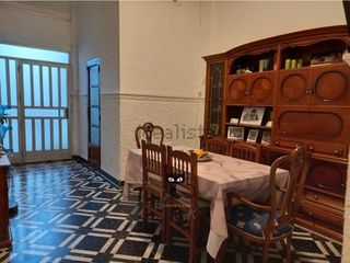 Casa a schiera  Calle de la font. Casa adosada con 4 habitaciones con aire acondicionado