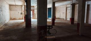 Local Comercial a Massanassa. Local versátil de 275m² en el corazón de massanassa: ¡tu próximo