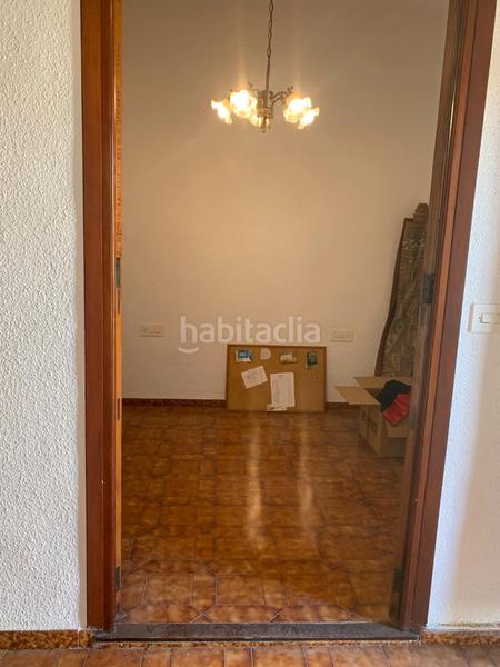 Foto 1a731a74-1692-4d1d-9eed-0eb075d51c1a. Casa adossada amb aparcament a El Castellar i l'Oliverar Valencia