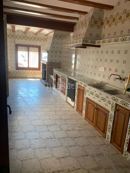 Foto a3eef618-1f67-4c8b-b39f-4041be55bfe0. Casa adossada amb aparcament a El Castellar i l'Oliverar Valencia