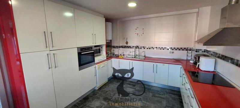 Foto 8466eab2-ee5f-4a2d-9b0e-a11b01d2fbc1. Piso amplio piso reformado con terraza en zona universitaria – 170 m² en Catarroja