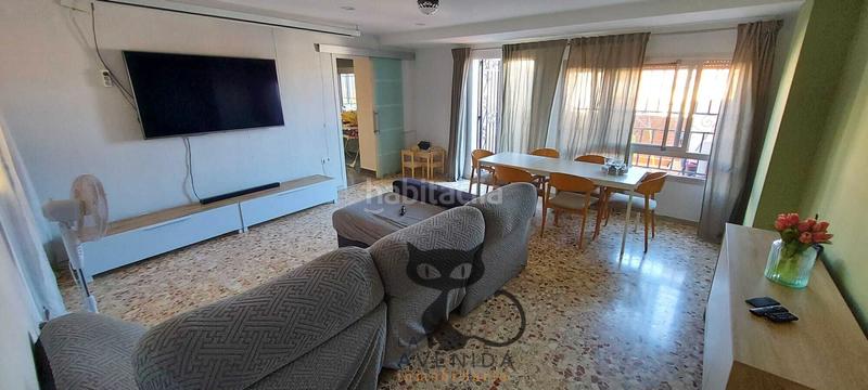 Foto 869e05e6-b239-47e4-86c1-c7a33a41613f. Piso amplio piso reformado con terraza en zona universitaria – 170 m² en Catarroja