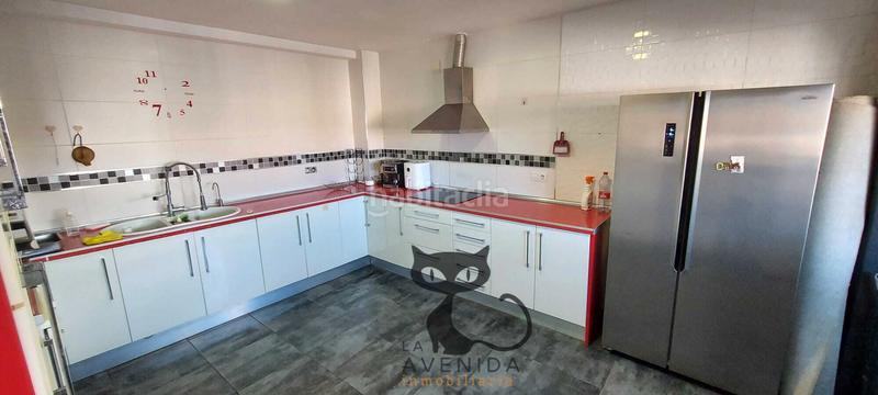 Foto 94c18a5c-80f0-44cf-8684-b4a551a030f9. Piso amplio piso reformado con terraza en zona universitaria – 170 m² en Catarroja