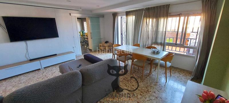 Foto b68b97ae-a235-4d45-a0a8-12f1fc8c1788. Piso amplio piso reformado con terraza en zona universitaria – 170 m² en Catarroja