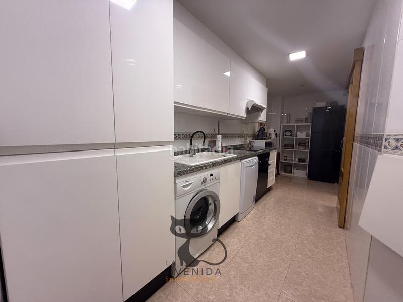 Foto 21dad795-71af-4a77-9182-2b2919e38e92. Flat with heating parking pool in Camí Reial Valencia