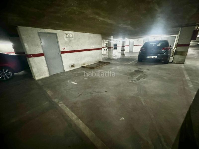 Foto 13d5cba8-8734-46a2-a6a1-eab23b8cdafa. Parking coche en Benetússer