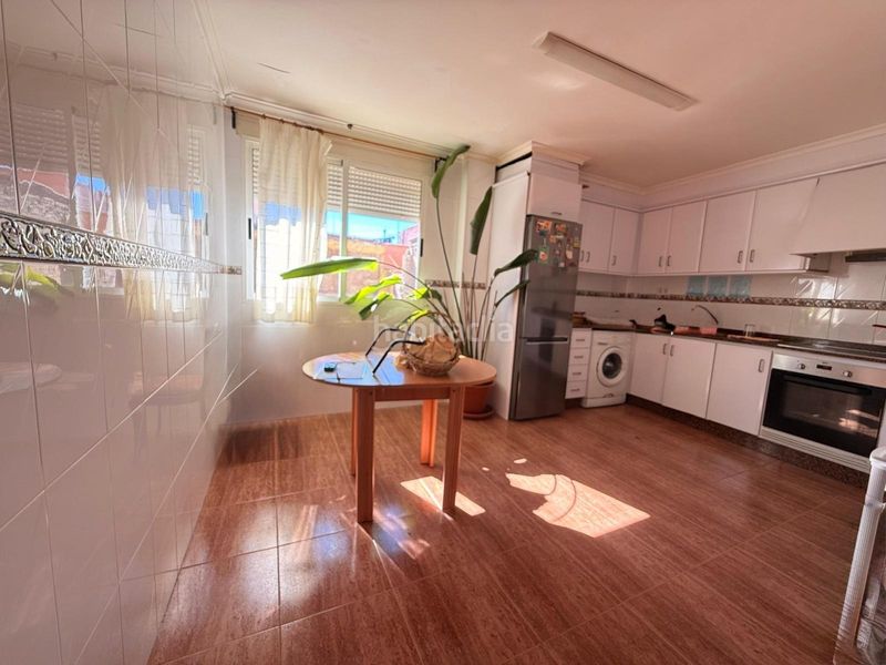 Foto bf7b2b17-65a3-4402-ac74-61615ce33990. Casa amb aparcament a Catarroja