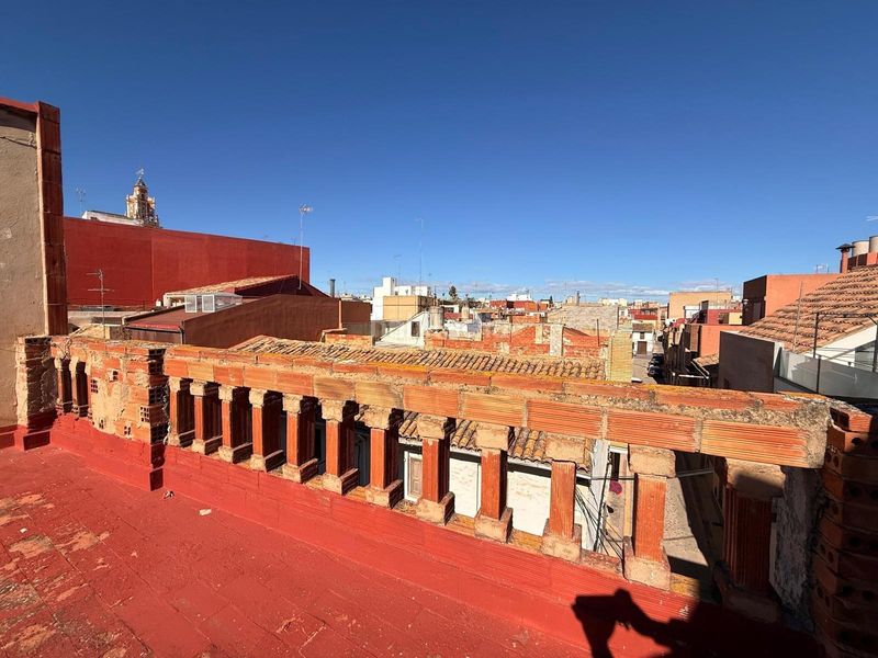 Foto c47f0a2a-b69d-441d-a5c1-16a0b444c827. Casa amb aparcament a Catarroja