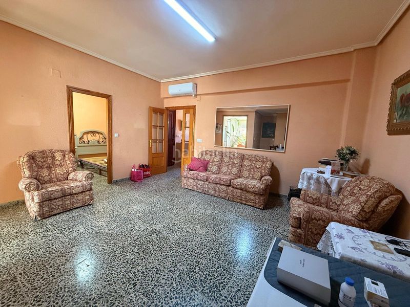 Foto db5d29e1-261b-43a8-a72d-c703f553f47d. Casa amb aparcament a Catarroja