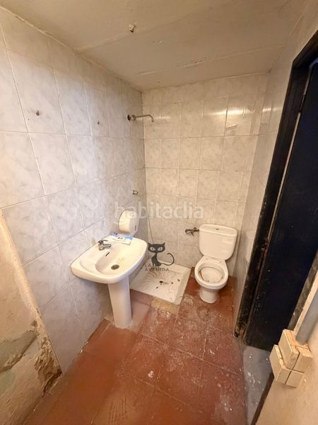 Foto f0de468c-8160-4420-a337-bcdc68acfb75. Local comercial a Benetússer