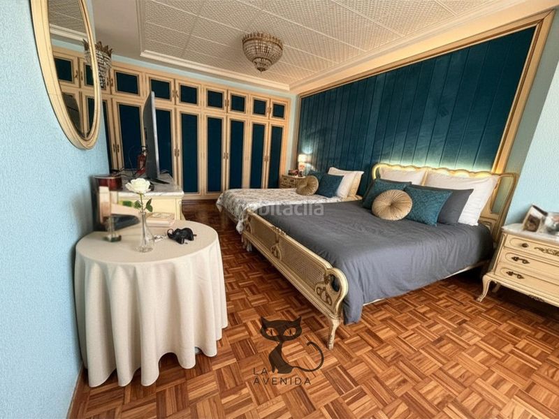 Foto 1421a02d-b526-44c4-a37d-54d18abd9314. Pis a Benetússer