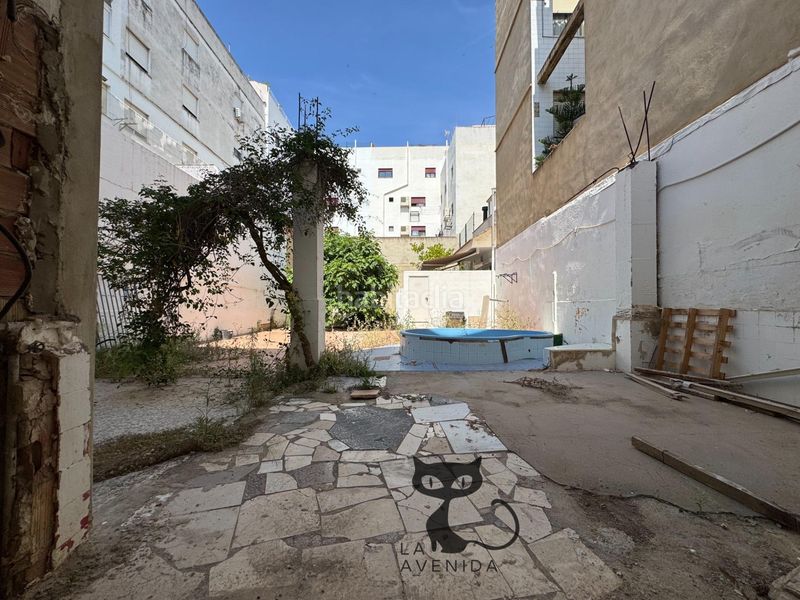 Foto c5053eae-be20-45d8-bf0e-c84ea68f7462. Casa amb aparcament piscina a Benetússer