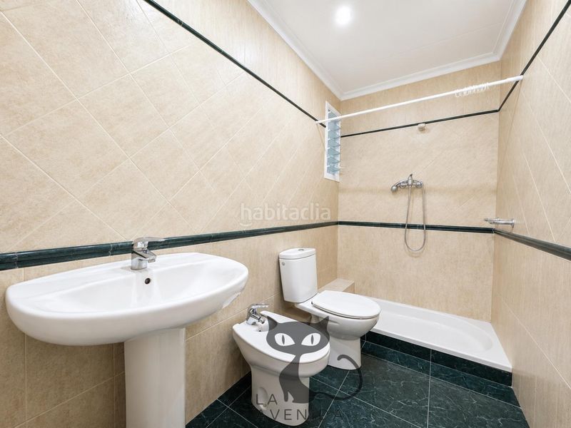 Foto b3d898e8-470b-4ff7-b5af-be8fa36179f7. Planta baixa a Alfafar