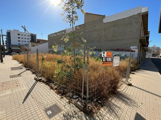 Terreny residencial a Alfafar. Solar urbano esquinero en venta en alfafar