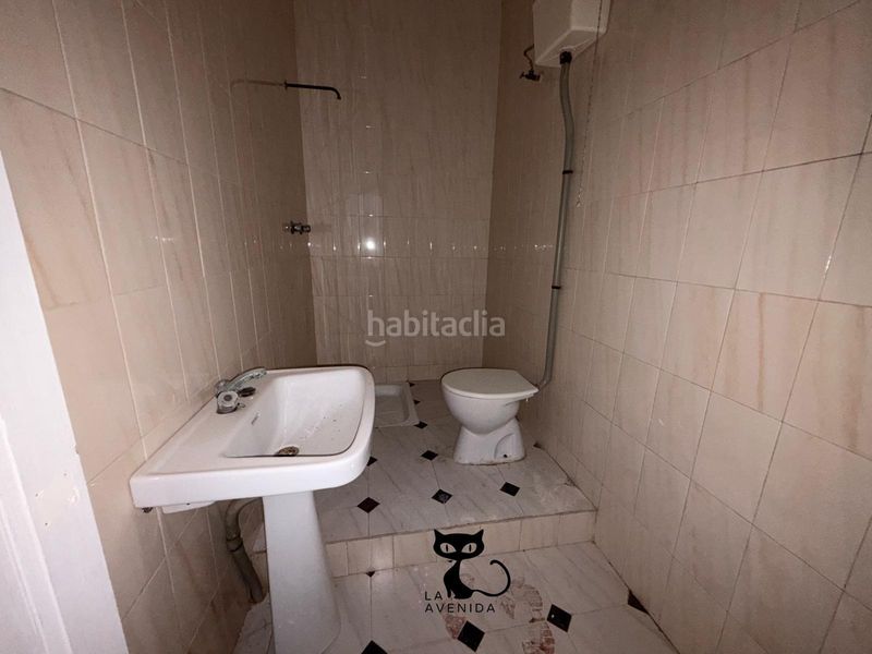 Foto e868f8a4-82fe-441d-b643-e25049af1ea1. Local comercial a Benetússer