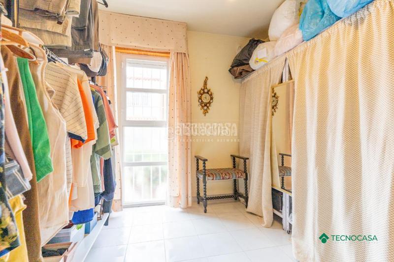 Foto 35c6d221-c602-43ee-ba29-0b2e3f84081c. Maison jumelée avec parking dans El Puerto Roquetas de Mar