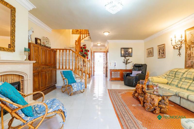 Foto 93aa0b29-0f5b-4ddc-8280-f5fd5cdd6abf. Maison jumelée avec parking dans El Puerto Roquetas de Mar