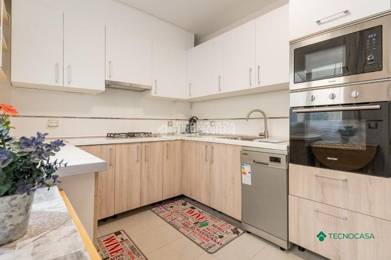 Foto 24f83835-a9b6-4b50-941b-0bf578d2be0c. Casa aparellada amb aparcament a Aguadulce Norte Roquetas de Mar