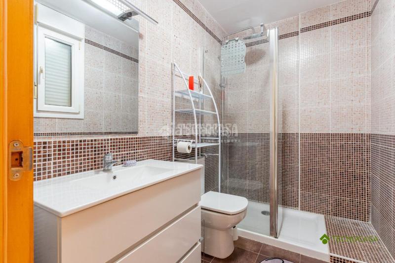 Foto 4674f521-3b84-40c1-8f00-ea90ac542a73. Casa aparellada amb aparcament a Aguadulce Norte Roquetas de Mar