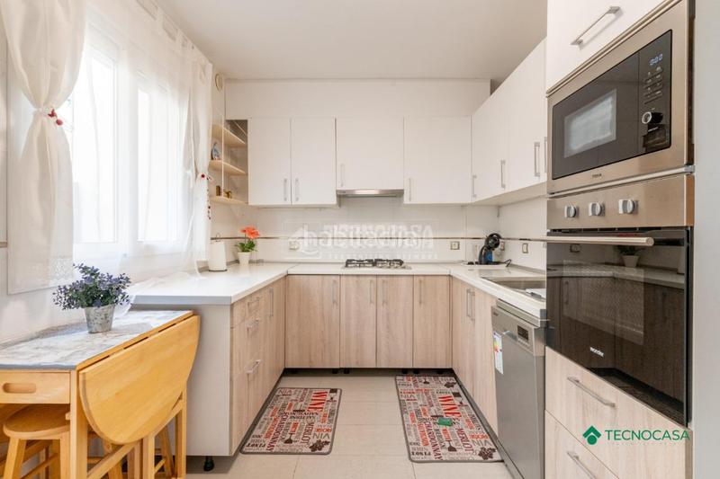 Foto 8161c122-6ffb-4c46-9b3c-08777476664f. Casa aparellada amb aparcament a Aguadulce Norte Roquetas de Mar