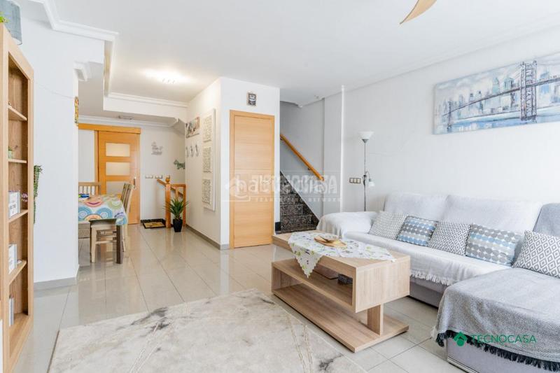 Foto aa61d600-2a47-4788-b625-7acba56f8831. Casa aparellada amb aparcament a Aguadulce Norte Roquetas de Mar