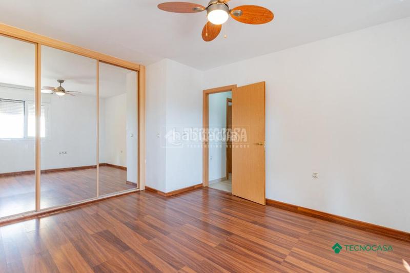 Foto 425be917-50a8-4ed5-bd3f-c5a84b7e9895. Pis amb aparcament a El Puerto Roquetas de Mar