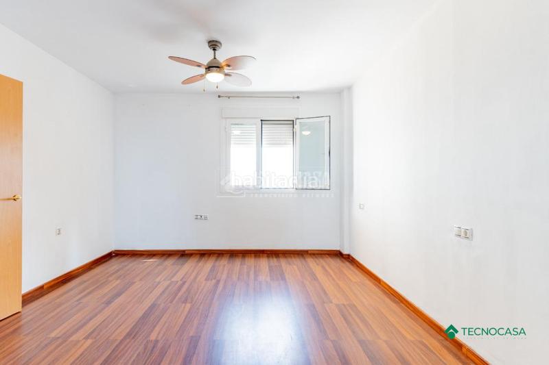 Foto 9b417f87-f278-4064-8ee6-f16a293faf0a. Pis amb aparcament a El Puerto Roquetas de Mar