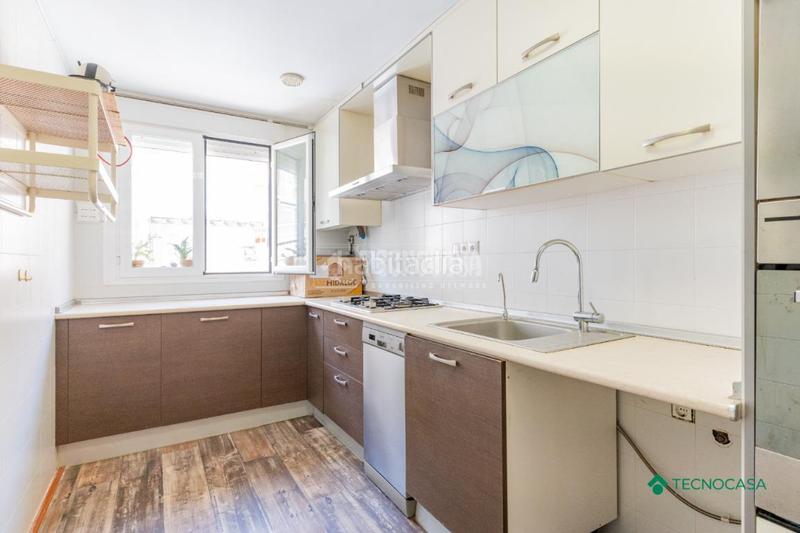 Foto a202ed3c-37c0-46d8-82ff-62e44a6c0e00. Pis amb aparcament a El Puerto Roquetas de Mar