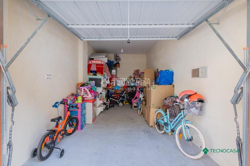 Foto ee06767f-b531-43c0-89ff-4ae40041bc3d. Pis amb aparcament a El Puerto Roquetas de Mar