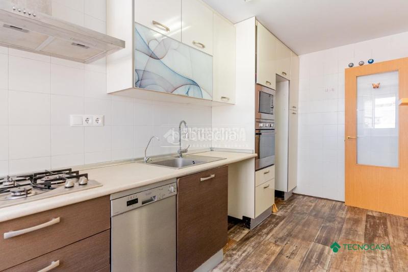 Foto f2d5b30a-65ab-46cd-8402-9cf4c58d7385. Pis amb aparcament a El Puerto Roquetas de Mar