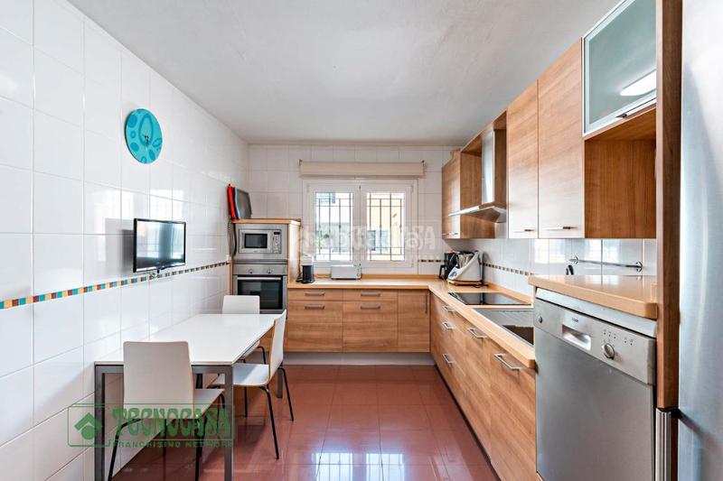 Foto 3656a09e-0d63-4c9e-8b1d-32067e4198cc. Maison jumelée avec parking dans Aguadulce Sur Roquetas de Mar