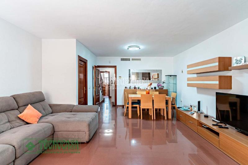 Foto a85c6d99-b35a-4707-94be-6c55df0b025d. Maison jumelée avec parking dans Aguadulce Sur Roquetas de Mar