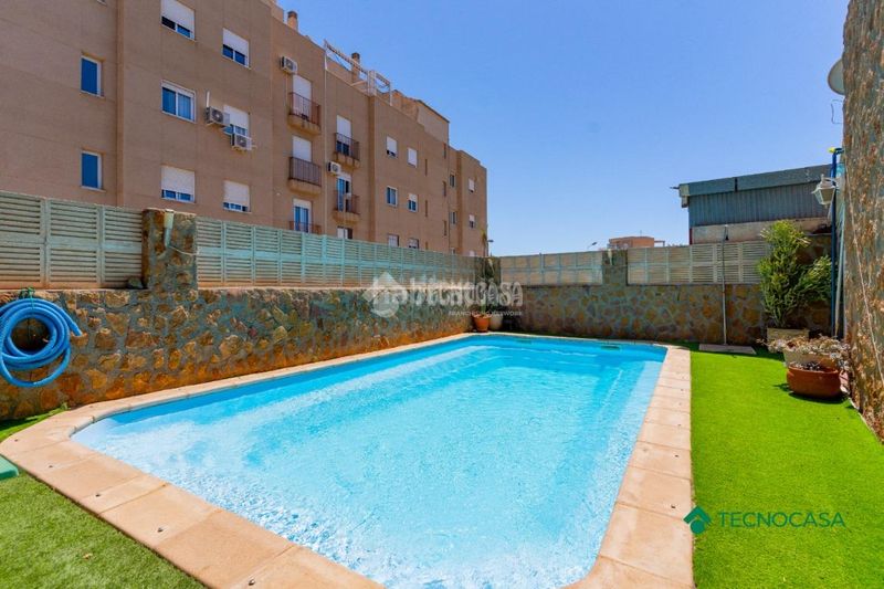 Foto eacacc96-8a0a-47c0-9d1b-b72043b3f38c. Casa amb piscina a Aguadulce Norte Roquetas de Mar