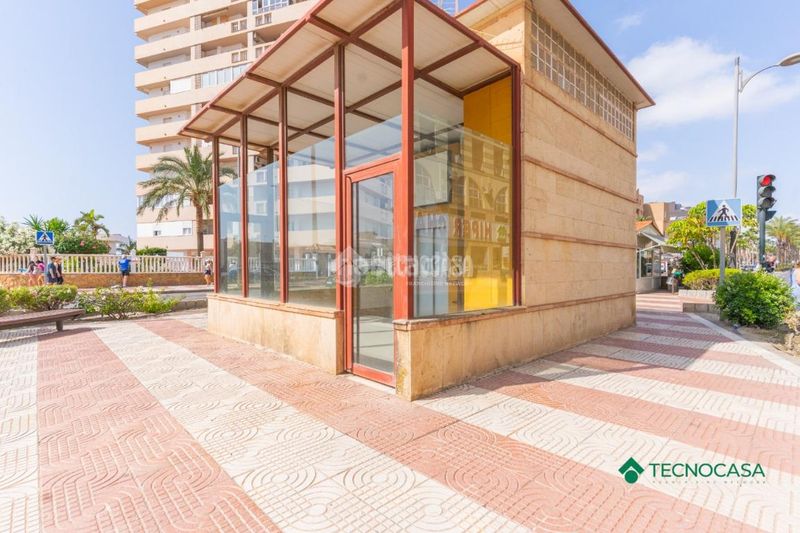 Foto 0d0ad862-f6d9-4960-b076-097ac9dff830. Aparcament cotxe a Aguadulce Sur Roquetas de Mar