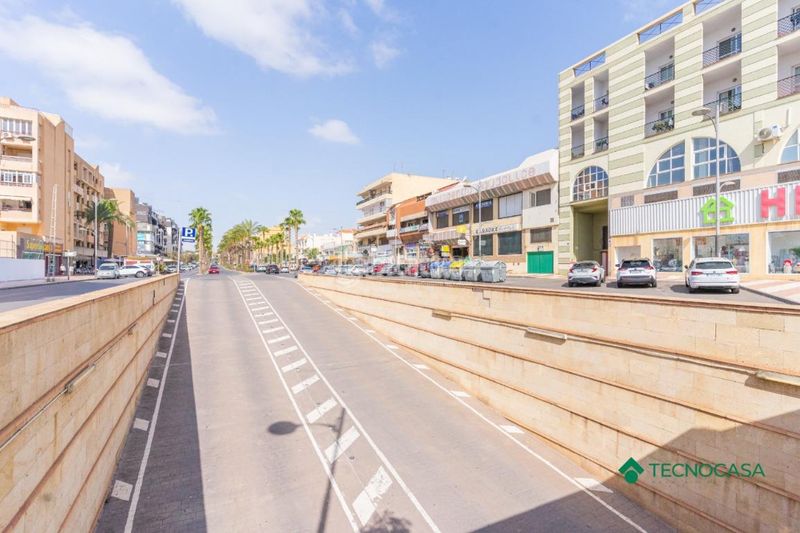Foto d3623538-71b8-4fcc-9751-a8ceca34f642. Aparcament cotxe a Aguadulce Sur Roquetas de Mar