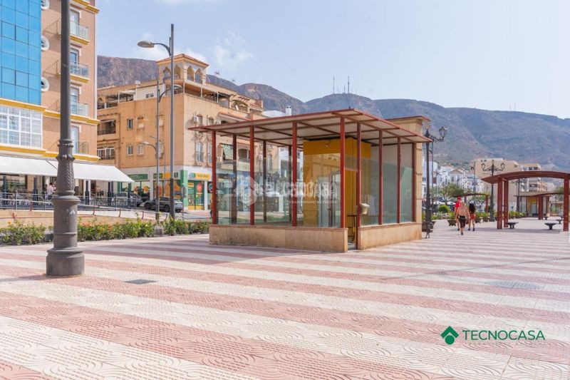 Foto fbe571bb-bc5c-4f41-b0f4-a12a8b68c7f0. Aparcament cotxe a Aguadulce Sur Roquetas de Mar