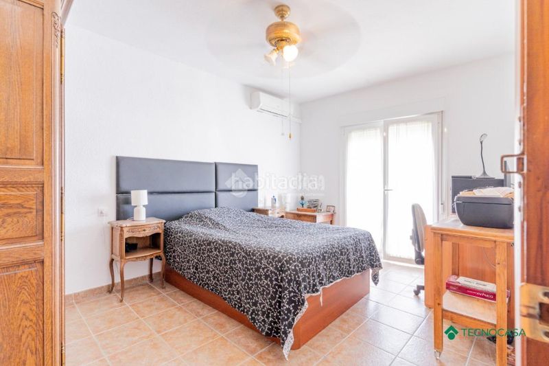 Foto 0b613834-64cb-4b0f-ba16-b011ebc2781c. Casa bifamiliare con parcheggio in Aguadulce Norte Roquetas de Mar