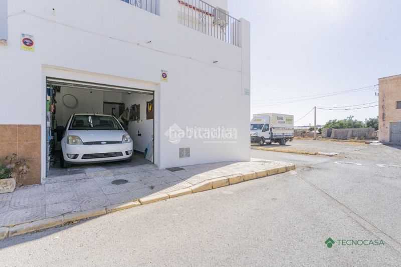 Foto 1d8aacd4-a60c-471e-a595-cd9d1e6140f9. Casa bifamiliare con parcheggio in Aguadulce Norte Roquetas de Mar