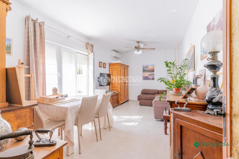 Foto 465b8978-ee08-4414-8c16-73e06d1de20d. Casa bifamiliare con parcheggio in Aguadulce Norte Roquetas de Mar