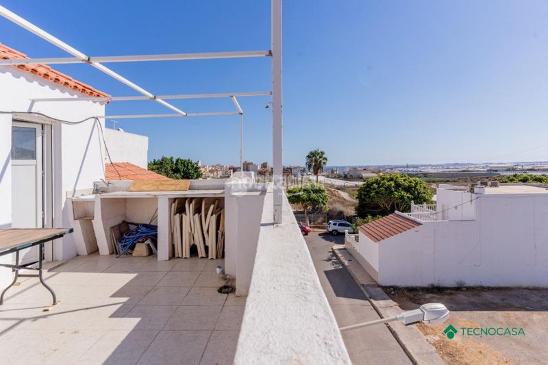 Foto 6e5f82ce-cac5-435c-bf33-37769613b037. Casa bifamiliare con parcheggio in Aguadulce Norte Roquetas de Mar