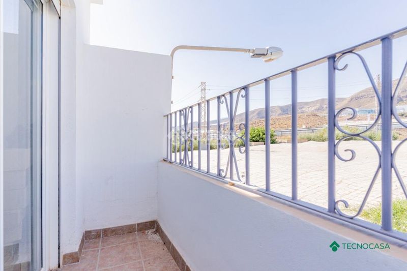 Foto 81ccf673-9345-43b6-92ee-d93ce10d5210. Casa bifamiliare con parcheggio in Aguadulce Norte Roquetas de Mar