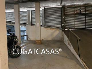 Aparcament cotxe a N/a. Parking capacidad para coche y motos!