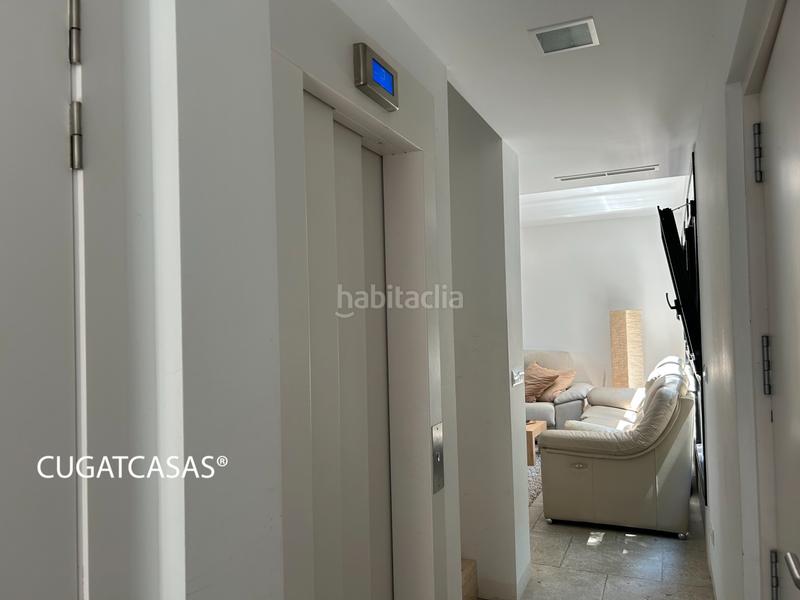 Foto 0b57d410-669b-45ca-87ff-c02ee1a40378. Chalet with fireplace heating parking in La Floresta Sant Cugat del Vallès