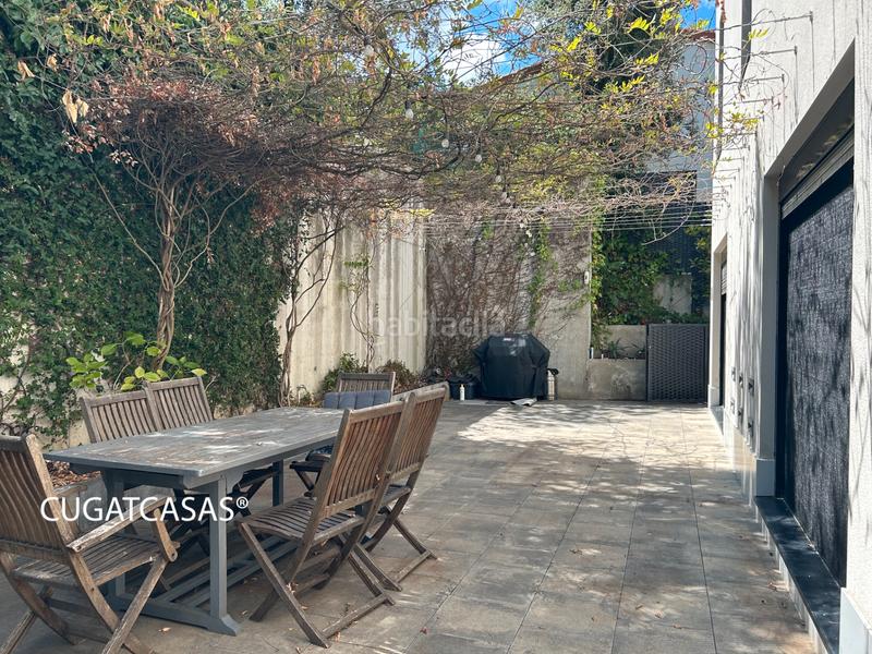 Foto 212fdb22-6b3f-4e5b-8d59-8309c08e4c3b. Chalet with fireplace heating parking in La Floresta Sant Cugat del Vallès