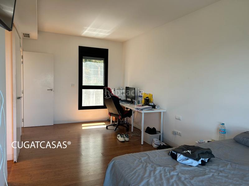 Foto a49dac55-d0bb-4f21-b668-b618b07bf4d8. Chalet with fireplace heating parking in La Floresta Sant Cugat del Vallès