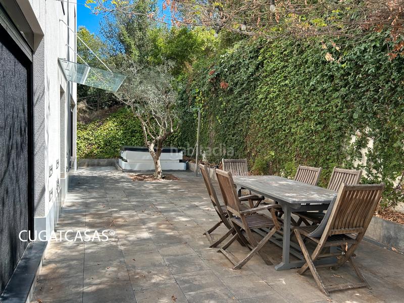 Foto dcb8ab44-2b1b-40a2-b42e-d7df869cc465. Chalet with fireplace heating parking in La Floresta Sant Cugat del Vallès